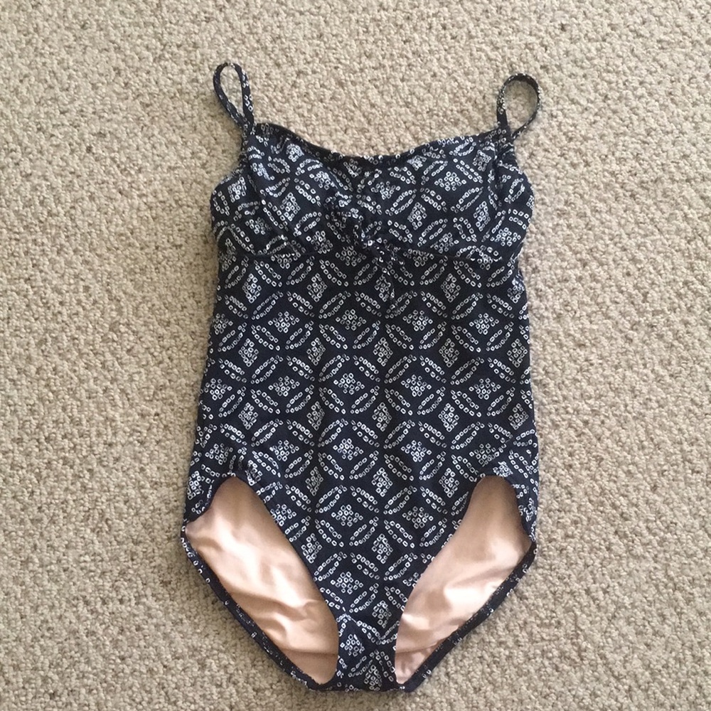 LAST CALL Land’s End one-piece swimsuit